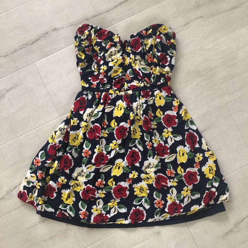 Adorable Strapless Floral Dress